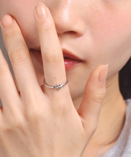 LHME（エルエイチエムイー）の「【WEB限定】“Moment”プチフラワーリング/サージカルステンレス（金属アレルギー対応）【LHME / エルエイチエムイー】（リング・レディース・ゴールド/シルバー・11号/2号/3号/13号）」の10枚目の写真