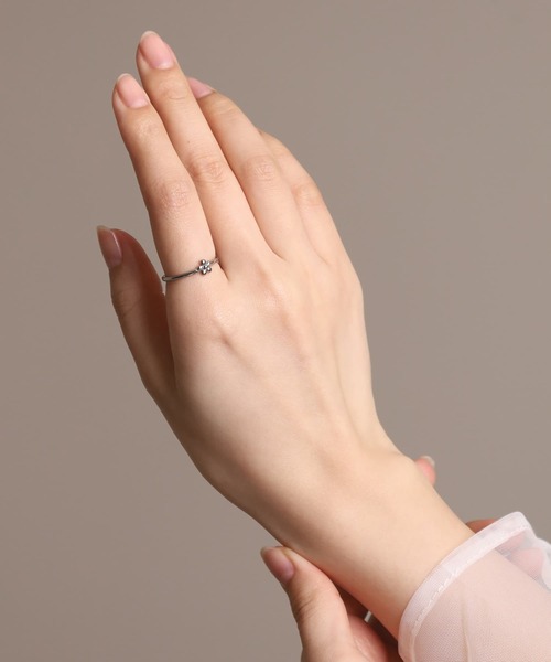 LHME（エルエイチエムイー）の「【WEB限定】“Moment”プチフラワーリング/サージカルステンレス（金属アレルギー対応）【LHME / エルエイチエムイー】（リング・レディース・ゴールド/シルバー・11号/2号/3号/13号）」の15枚目の写真