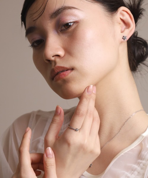 LHME（エルエイチエムイー）の「【WEB限定】“Moment”プチフラワーリング/サージカルステンレス（金属アレルギー対応）【LHME / エルエイチエムイー】（リング・レディース・ゴールド/シルバー・11号/2号/3号/13号）」の18枚目の写真