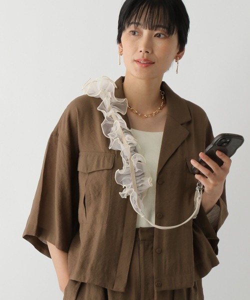 LEPSIM(レプシィム)の「チュールフリルスマホストラップ 137913(スマホグッズ・レディース・グレー/アイボリー/ブラック・ONE SIZE)」の5枚目の写真