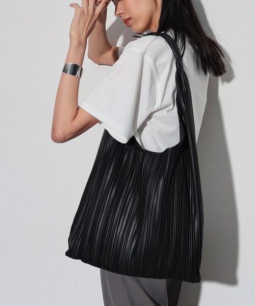 GALLEST(ギャレスト)の「◆ワンハンドルプリーツトート(トートバッグ・レディース・ブラック/シルバー・00)」の2枚目の写真