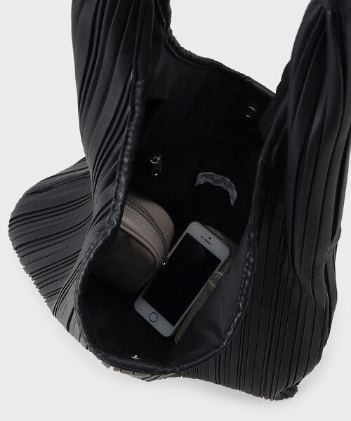 GALLEST(ギャレスト)の「◆ワンハンドルプリーツトート(トートバッグ・レディース・ブラック/シルバー・00)」の10枚目の写真