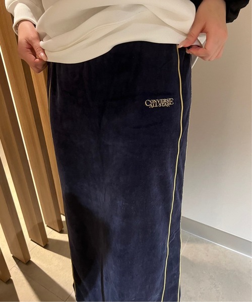 CONVERSE（コンバース）の「【CONVERSE/コンバース】 CVCベロアパイピングラインスカート（スカート・レディース・ネイビー/ブラウン/グレイッシュベージュ・M/L）」の3枚目の写真