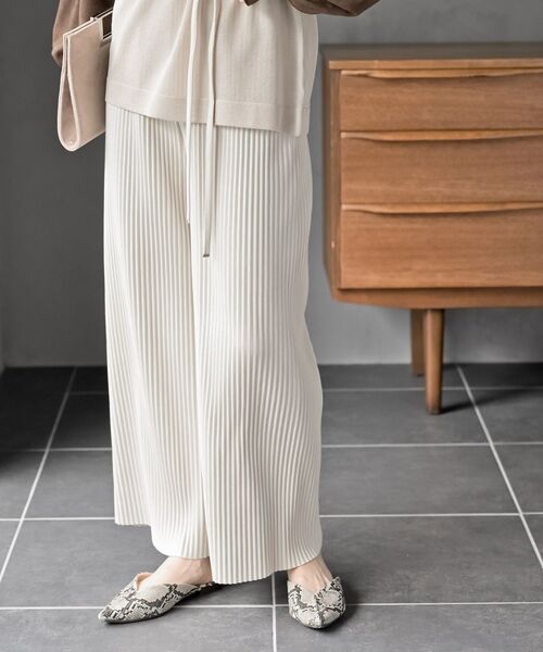 SENSELFリボン　異素材　ホワイトパンツ シマーメタリックサイドリボンパンツ - パンツ通販 | 人気レディース