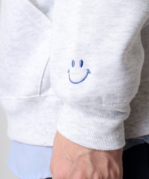 SMILEY FACE(スマイリーフェイス)の「SMILEY FACE 裏起毛ビッグサイズスプルオーバーパーカー(パーカー・メンズ・スミクロ/ブラック/ホワイト×グレー・L/M)」の6枚目の写真