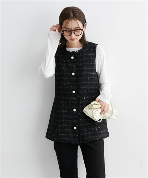 nissen（ニッセン）の「【販売終了】ツイードペプラムジレ（パール調ボタン）（ベスト・レディース・ブラック系その他・M/L）」の9枚目の写真