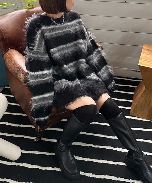 apres jour mignon（アプレジュールミニョン）の「シャギーボーダーニット【ZOZOTOWN限定アイテム】（ニット/セーター・レディース・ネイビー/ブラック系その他/ブラウン系その他・X-LARGE/フリー）」の4枚目の写真