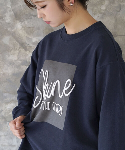 e-zakkamania stores（イーザッカマニアストアーズ）の「ぷっくり箔プリント 裏毛プルオーバー（スウェット・レディース・オフホワイト/ネイビー・フリー）」の8枚目の写真