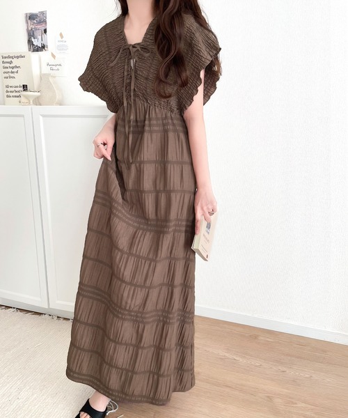 mily bilet（ミウィビレット）の「【mily bilet】さらりと着映えて、微光沢がそっと華やぐ。マジョリカプリーツギャザー使いフレアワンピース(ロング)（ワンピース・レディース・アイボリー/ブラウン/ブラック・LARGE/X-LARGE/MEDIUM/SMALL）」の17枚目の写真