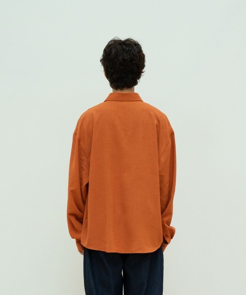 skoool(スクール)の「フレンチフロントロゴスリーブシャツ/ロングスリーブ ベーシックシルエット(シャツ/ブラウス・メンズ・ネイビー/アイボリー/ブラウン・LARGE/MEDIUM/SMALL)」の6枚目の写真