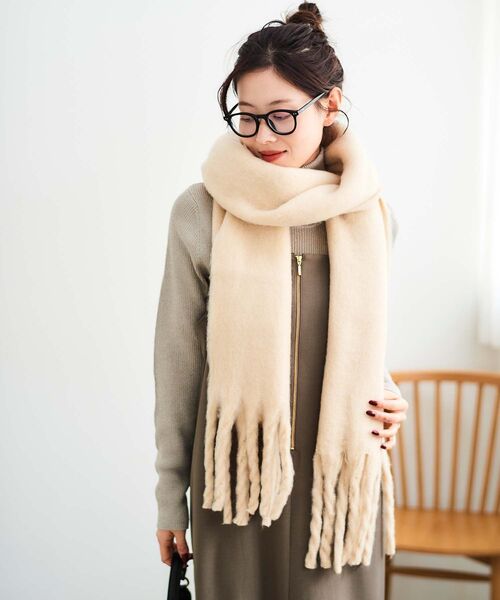 le.coeur blanc（ルクールブラン）の「Fluffyストール（ストール/ショール・レディース・ライトベージュ/キャメル/ライトグリーン・FREE）」の6枚目の写真