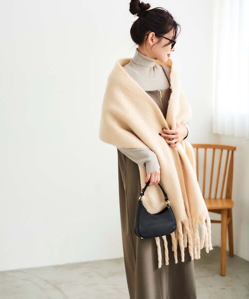 le.coeur blanc（ルクールブラン）の「Fluffyストール（ストール/ショール・レディース・ライトベージュ/キャメル/ライトグリーン・FREE）」の11枚目の写真