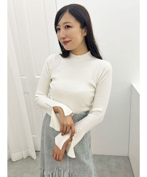 MERCURYDUO（マーキュリーデュオ）の「パール付きフレアスリーブリブニット（ニット/セーター・レディース・ベージュ/チャコールグレー/ブラック/アイボリー・FREE）」の5枚目の写真