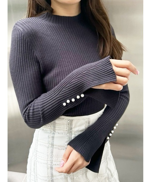 MERCURYDUO（マーキュリーデュオ）の「パール付きフレアスリーブリブニット（ニット/セーター・レディース・ベージュ/チャコールグレー/ブラック/アイボリー・FREE）」の4枚目の写真