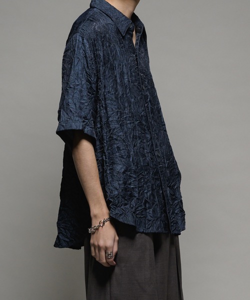 CASPER JOHN（キャスパージョン）の「Various loose shirts -striped crepe- /バリアスルーズシャツ -楊柳-（シャツ/ブラウス・メンズ・ブルー/ブラック/サックスブルー/ベージュ/ネイビー/ブラウン・X-SMALL/SMALL/MEDIUM/LARGE）」の8枚目の写真