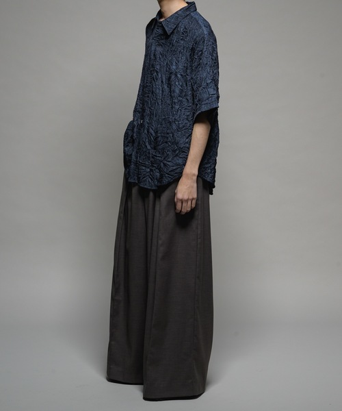 CASPER JOHN（キャスパージョン）の「Various loose shirts -striped crepe- /バリアスルーズシャツ -楊柳-（シャツ/ブラウス・メンズ・ブルー/ブラック/サックスブルー/ベージュ/ネイビー/ブラウン・X-SMALL/SMALL/MEDIUM/LARGE）」の13枚目の写真