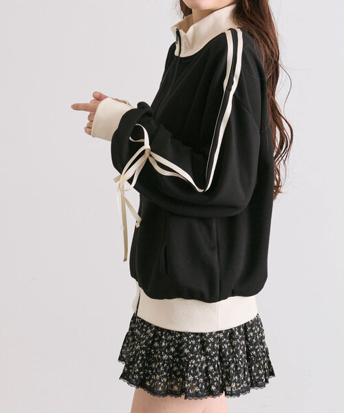 OLIVE des OLIVE(オリーブデオリーブ)の「袖リボントラックジャケット(カーディガン/ボレロ・レディース・イエロー/ブラック/オフホワイト/ネイビー・FREE)」の9枚目の写真