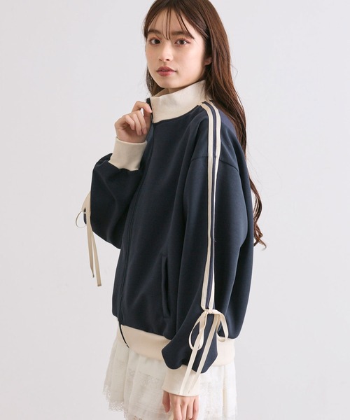 OLIVE des OLIVE(オリーブデオリーブ)の「袖リボントラックジャケット(カーディガン/ボレロ・レディース・イエロー/ブラック/オフホワイト/ネイビー・FREE)」の3枚目の写真