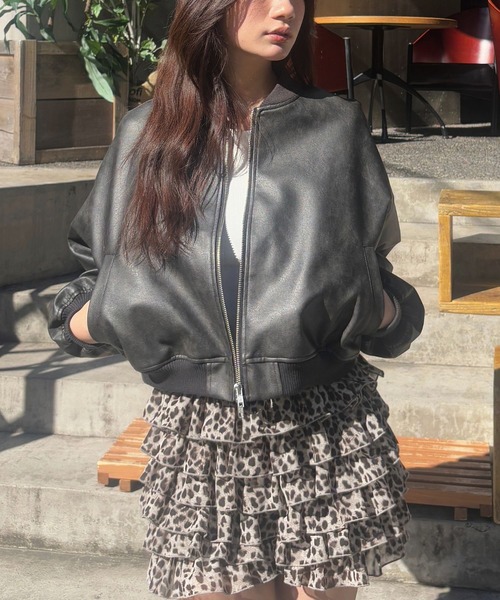 FOREVER 21（フォーエバー トゥエンティーワン）の「【2025SS】フェイクレザーMA－1（MA-1・レディース・ブラウン/ブラック・FREE）」の2枚目の写真