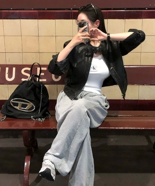 BEIDELLI（ベイデリー）の「[BELLIDE MADE] サイドフォールディングワイドトレーニングパンツ（スウェットパンツ・レディース・チャコール/ホワイト/グレー/ブラック・FREE）」の8枚目の写真