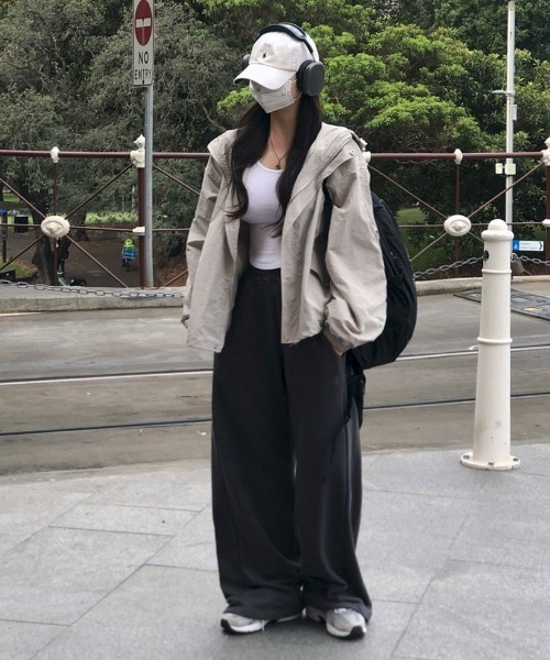 BEIDELLI（ベイデリー）の「[BELLIDE MADE] サイドフォールディングワイドトレーニングパンツ（スウェットパンツ・レディース・チャコール/ホワイト/グレー/ブラック・FREE）」の11枚目の写真