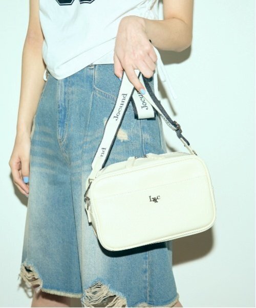 LOVETOXIC（ラブトキシック）の「【LTXC】ジャガードテープショルダー（ショルダーバッグ・キッズ・ブラック/オフホワイト/シルバー/レッド・F）」の2枚目の写真