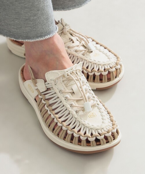 KEEN(キーン)の「KEEN / UNEEKⅡCONVERTIBLE(サンダル・レディース・ブラック/ベージュ・23/24/25)」の4枚目の写真