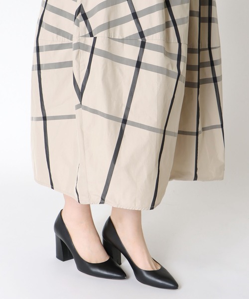 Three Four Time（ｽﾘｰﾌｫｰﾀｲﾑ）の「チェック柄メモリースカート　別注（スカート・レディース・ベージュ/ネイビー・FREE）」の14枚目の写真