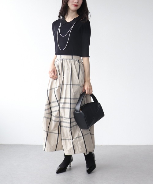 Three Four Time（ｽﾘｰﾌｫｰﾀｲﾑ）の「チェック柄メモリースカート　別注（スカート・レディース・ベージュ/ネイビー・FREE）」の8枚目の写真