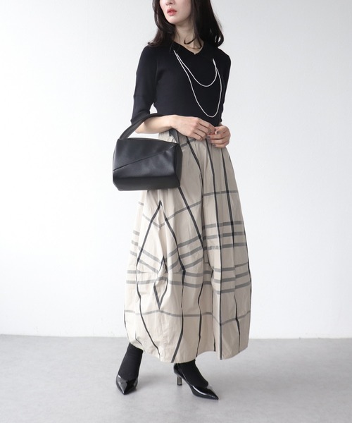 Three Four Time（ｽﾘｰﾌｫｰﾀｲﾑ）の「チェック柄メモリースカート　別注（スカート・レディース・ベージュ/ネイビー・FREE）」の7枚目の写真