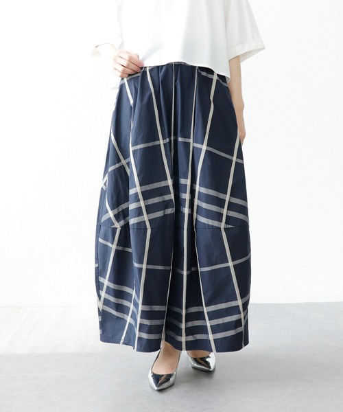 Three Four Time（ｽﾘｰﾌｫｰﾀｲﾑ）の「チェック柄メモリースカート　別注（スカート・レディース・ベージュ/ネイビー・FREE）」の17枚目の写真