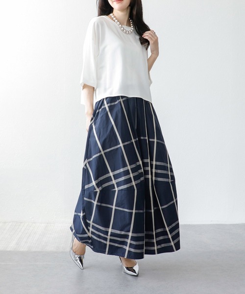 Three Four Time（ｽﾘｰﾌｫｰﾀｲﾑ）の「チェック柄メモリースカート　別注（スカート・レディース・ベージュ/ネイビー・FREE）」の20枚目の写真