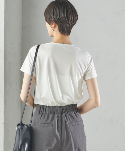 SHIPS(シップス)の「〈手洗い可能〉SORONA(R) クルーネック TEE(Tシャツ/カットソー・レディース・ブラック/オフホワイト/ライトグレー・ONE SIZE)」の15枚目の写真