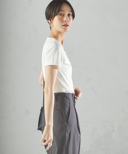 SHIPS(シップス)の「〈手洗い可能〉SORONA(R) クルーネック TEE(Tシャツ/カットソー・レディース・ブラック/オフホワイト/ライトグレー・ONE SIZE)」の16枚目の写真
