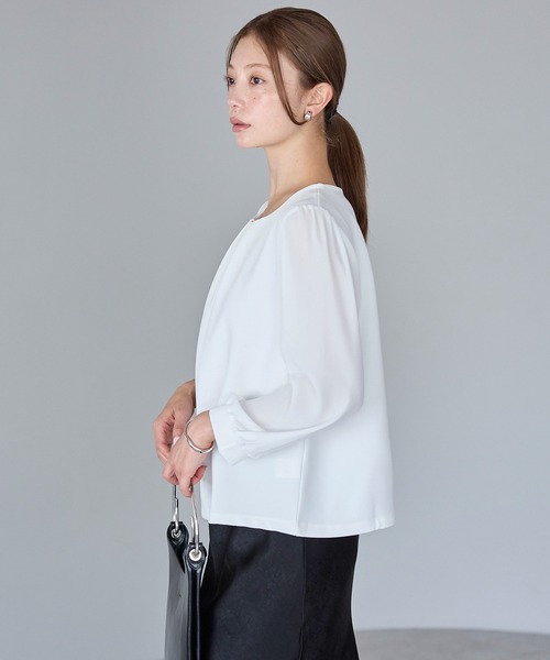 RIRIYANO(リリヤーノ)の「シアー袖ジョーゼットブラウス(ビジネスシャツ・レディース・ネイビー/ブラック/オフホワイト・SMALL/MEDIUM/XX-LARGE/X-LARGE/LARGE)」の8枚目の写真