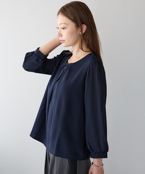 RIRIYANO(リリヤーノ)の「シアー袖ジョーゼットブラウス(ビジネスシャツ・レディース・ネイビー/ブラック/オフホワイト・SMALL/MEDIUM/XX-LARGE/X-LARGE/LARGE)」の15枚目の写真