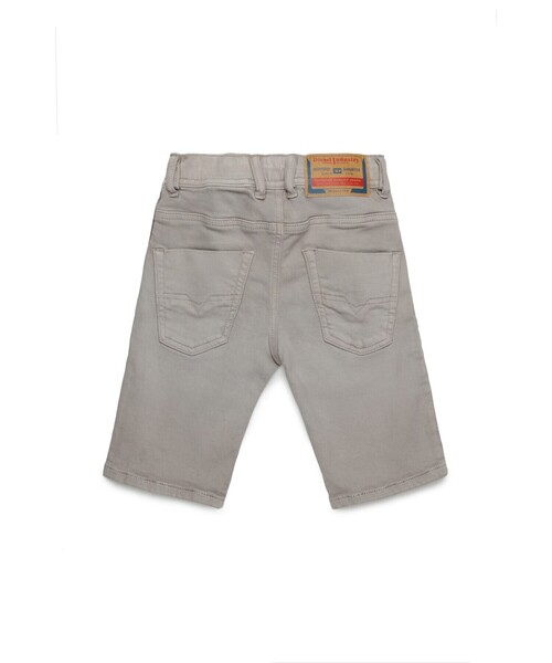 DIESEL（ディーゼル）の「キッズ ショート ジョグジーンズ KROOLEY-NE-J SH JJJ（デニムパンツ・キッズ・グレー/オフホワイト・10Y/14Y/12Y/16Y/4Y/6Y/8Y）」の4枚目の写真