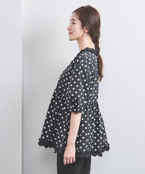 UNITED ARROWS（ユナイテッドアローズ）の「タック フリルVネック