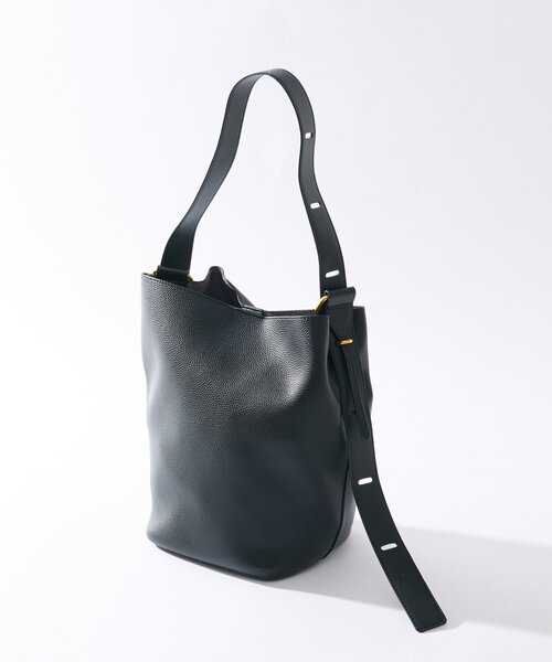 un dix cors（アンディコール）の「【cache cache(カシュカシュ)】シボフェイクレザーソフトホーボーバッグ（ショルダーバッグ・レディース・ブラック/ベージュ・FREE）」の8枚目の写真