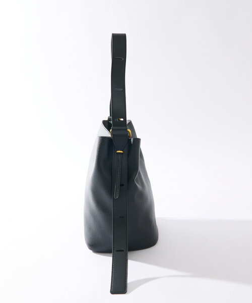 un dix cors（アンディコール）の「【cache cache(カシュカシュ)】シボフェイクレザーソフトホーボーバッグ（ショルダーバッグ・レディース・ブラック/ベージュ・FREE）」の7枚目の写真