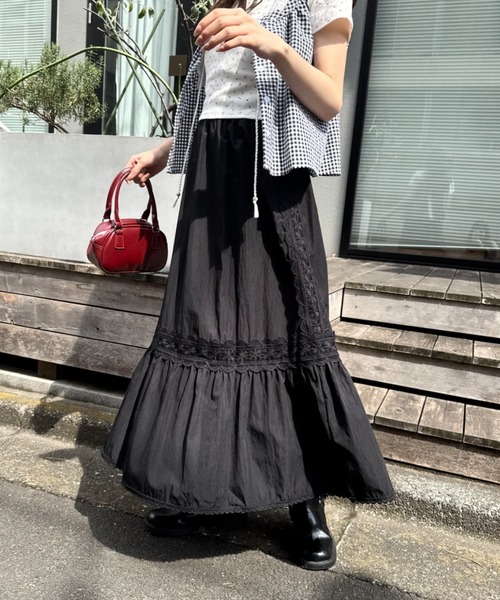 Loueme(ルエム)の「フラワー刺繍スカラップレーススカート(スカート・レディース・アイボリー/ブラック/ホワイト・FREE)」の17枚目の写真