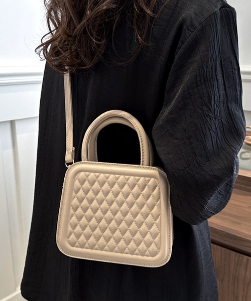 MONICA キルティング スクエア ミニショルダーバッグ