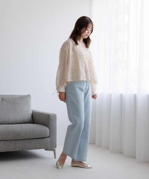 flower（フラワー）の「ノスタルジーエンブロイダリーブラウス（シャツ/ブラウス・レディース・コーラルピンク/ホワイト・FREE）」の11枚目の写真