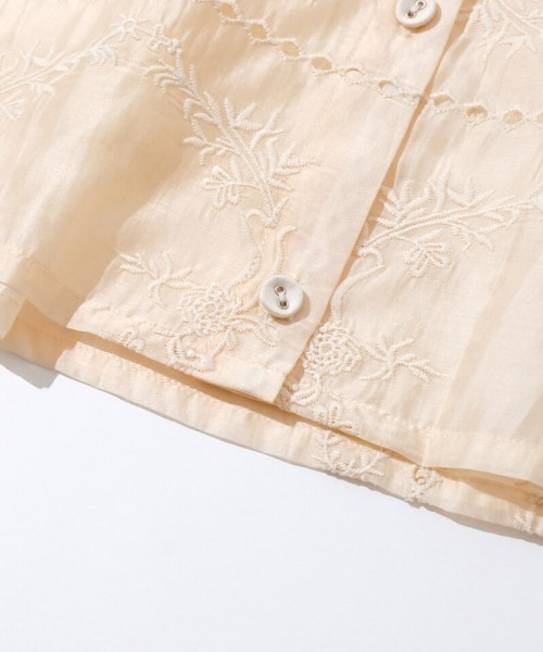 flower（フラワー）の「ノスタルジーエンブロイダリーブラウス（シャツ/ブラウス・レディース・コーラルピンク/ホワイト・FREE）」の22枚目の写真