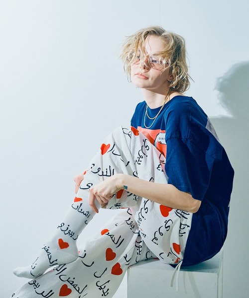 RNA（アールエヌエー）の「E5109 アラビアンハートガラソックス（ソックス/靴下・レディース・ホワイト/ベージュ/ブルー/ブラック・FREE）」の2枚目の写真