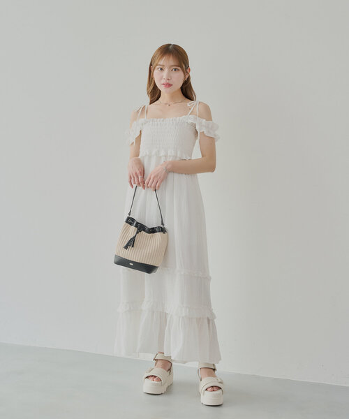 Chico（チコ）の「厚底クロスベルトデザインサンダル（サンダル・レディース・ブラック/ホワイト/ブラウン・MEDIUM/SMALL/LARGE）」の8枚目の写真