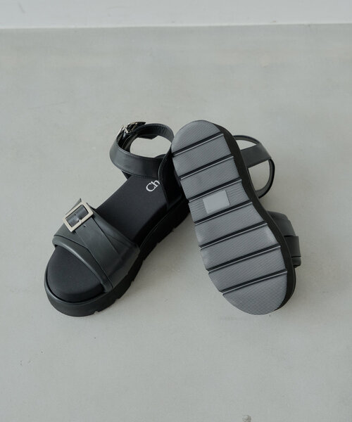 Chico（チコ）の「厚底クロスベルトデザインサンダル（サンダル・レディース・ブラック/ホワイト/ブラウン・MEDIUM/SMALL/LARGE）」の17枚目の写真