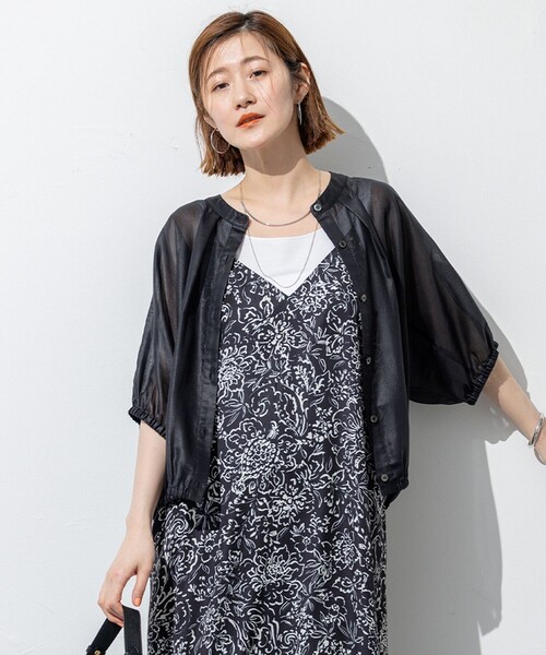 23区 L(ニジュウサンクオオキイサイズ)の「【洗える】ソフトシアーフィルム コンパクト ブラウス(シャツ/ブラウス・レディース・ベージュ系/ライトオレンジ系/ブラック系/ダークグリーン系・44/46)」の2枚目の写真