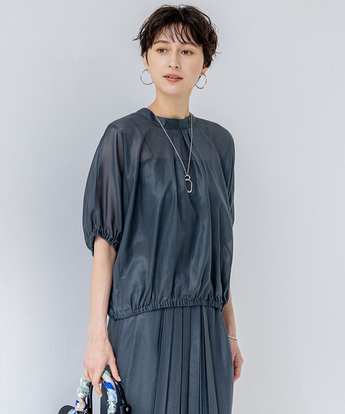 23区 L(ニジュウサンクオオキイサイズ)の「【洗える】ソフトシアーフィルム コンパクト ブラウス(シャツ/ブラウス・レディース・ベージュ系/ライトオレンジ系/ブラック系/ダークグリーン系・44/46)」の1枚目の写真