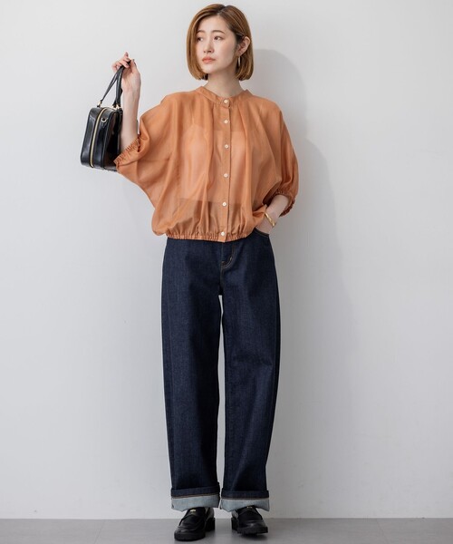 23区 L(ニジュウサンクオオキイサイズ)の「【洗える】ソフトシアーフィルム コンパクト ブラウス(シャツ/ブラウス・レディース・ベージュ系/ライトオレンジ系/ブラック系/ダークグリーン系・44/46)」の6枚目の写真